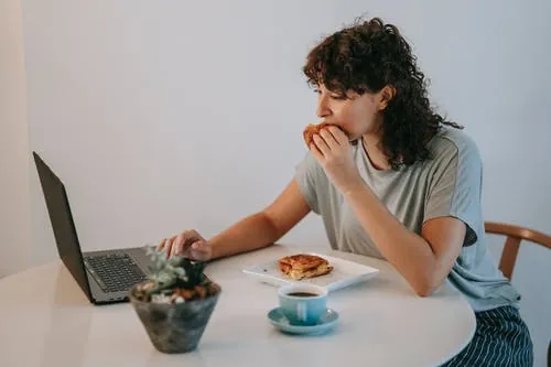 mangiare a lavoro