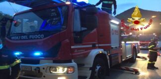 Ieri sera alle 19.30 i Vigili del fuoco del Comando di Messina sono intervenuti su un viadotto in prossimità dello svincolo autostradale A20 di Brolo, direzione Messina, per la rimozione di intonaci pericolanti