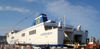 “Confermiamo che la situazione è sotto controllo e che dei suoi sviluppi vengono tempestivamente informate le Autorità marittime e sanitarie di riferimento”