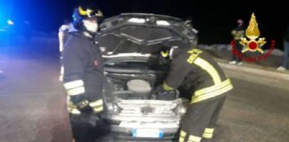 Nella serata di ieri…, intorno alle ore 22:30 i Vigili del fuoco del Comando di Messina sono intervenuti, con autopompa serbatoio e pick-up Ford Ranger con modulo attrezzato, per un incidente stradale in località Marchesana (Terme Vigliatore)