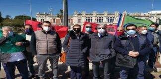 Anche a Messina stamane le lavoratrici e i lavoratori agricoli hanno manifestato davanti alla Prefettura nel quadro dell’iniziativa nazionale di mobilitazione che vede coinvolto l’intero settore