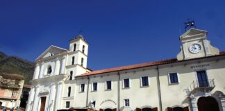 A Montoro (AV), è inesistente il Comitato d’Affari composto da magistrati (i quali non hanno cointeressenze con esponenti della malavita locale) ed in particolare del dottor Francesco Mario Fiore e di suoi congiunti, i quali sono stati citati in un filmato diffuso in rete lo scorso 5 aprile 2021 dall’avvocato Tiziana Teodosio