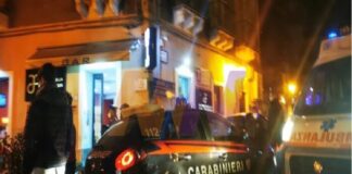 Duello sui social network…, e guerriglia in piazza tra giovani ad Aci Catena nel catanese