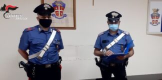 I carabinieri della Sezione Radiomobile della compagnia di Siracusa, a seguito di specifico servizio finalizzato alla repressione del fenomeno dello spaccio di sostanze stupefacenti, hanno arrestato, in flagranza di reato, B.K., di origine algerina ma residente a Siracusa, 53 anni