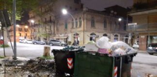Ultimamente, pare che nella città di Messina, si sia diffusa una nuova moda, ovvero quella di dare fuoco ai cassonetti dei rifiuti