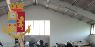 Ardea (RM): è stato individuato nei giorni scorsi, dagli agenti della Polizia di Stato un capannone pieno di moto rubate