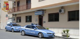 I poliziotti del Commissariato di Barcellona Pozzo di Gotto hanno proceduto all’arresto di un cittadino macedone di 42 anni nei confronti del quale, lo scorso anno, era stato emesso provvedimento di esecuzione pene concorrenti a seguito di sentenza di condanna per i reati di ricettazione, maltrattamenti in famiglia, lesioni personali, sottrazione di minore e immigrazione clandestina