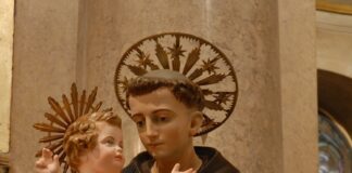 Ricorre quest’anno l’800° anniversario dell’arrivo di S. Antonio di Padova in Italia; il Santo, seguace di S. Francesco d’Assisi, naufragò a Milazzo nel 1221 e dopo una permanenza a Messina intraprese il cammino di pellegrinaggio verso Assisi