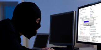 Si è iscritto ad un gruppo di vendo e scambio, su un social network, e dopo avere preso contatti con un venditore, ha acquistato dei pezzi di ricambio per una moto d’acqua, pagando 1.000 euro, attraverso una ricarica PostePay