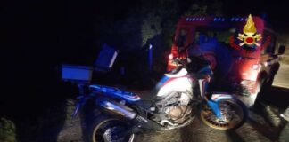 Ieri sera la squadra 4A dei Vigili del fuoco del Distaccamento di Letojanni è intervenuta a seguito di una richiesta di soccorso…, fatta da due motociclisti