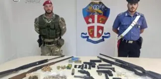 I Carabinieri del Gruppo di Gioia Tauro, supportati da quelli dello Squadrone Eliportato Cacciatori Calabria e del Nucleo Cinofili di Vibo Valentia, oltre che dal personale del Gruppo Operativo Speciale dei Vigili del Fuoco di Reggio Calabria, hanno effettuato un’attività molto incisiva sul territorio comunale di Gioia Tauro per reprimere i delitti concernenti i traffici illeciti delle armi clandestine che, oltre ad alimentare il mercato nero, costituiscono il presupposto per la commissione di tutti quei delitti che possono essere considerati di esclusivo appannaggio della criminalità organizzata