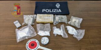 I poliziotti della Questura, oggi 5 giugno 2021 hanno arrestato tre persone e sequestrato 2 kili e 100 grammi di cocaina ed 1 kilo e 300 grammi di eroina