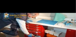 I Finanzieri del Comando Provinciale di Messina, dopo numerosi appostamenti ed attività tipiche di polizia giudiziaria, hanno scoperto in Pace del Mela (ME) uno studio medico privo di qualsivoglia autorizzazione e dalle indecorose condizioni igienico-sanitarie, presso il quale un “finto dentista”, B.R. cl.66, effettuava visite ed interventi in totale assenza del previsto titolo abilitativo