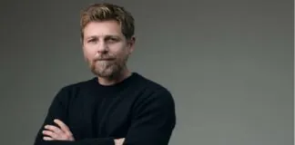 L’attore palermitano Claudio Gioè, reduce dal successo di “Màkari” su Rai1, boom di audience, e l’attrice romana Barbara De Rossi saranno tra gli ospiti del Decennale del Marefestival Salina per ritirare il Premio in ricordo di Massimo Troisi nella suggestiva cornice di Malfa nell’isola eoliana
