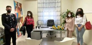 Ieri pomeriggio 3 giugno, al Comando Compagnia Carabinieri di Palmi, è stata inaugurata – in collaborazione con l’associazione Soroptimist Italia, “UNA STANZA TUTTA PER SÉ”, già realizzata nel 2017 anche all’interno del Comando Gruppo Carabinieri di Locri e nel 2020 all’interno del Comando Provinciale Carabinieri di Reggio Calabria