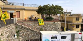 I responsabili della Coldiretti…, donano ai vaccinati la crema di pistacchio dei Nebrodi