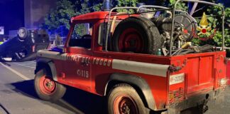 La scorsa notte, al confine tra Letojanni e Taormina sulla SS114 un’automobile si è ribaltata dopo avere impattato contro la barriera di protezione laterale