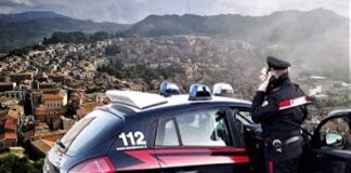 Nel pomeriggio di ieri, i Carabinieri della Compagnia di Mistretta, con la collaborazione nella fase esecutiva dei Carabinieri del Reparto Territoriale di Nocera Inferiore (SA), in esecuzione di una ordinanza di custodia cautelare in carcere emessa dal Gip del Tribunale di Patti, su richiesta della Procura della Repubblica, hanno arrestato un 49enne del luogo