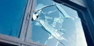 Nei giorni scorsi, in Licata, gli agenti della Polizia di Stato hanno deferito in stato di libertà un uomo pregiudicato abitante nei pressi di un immobile danneggiato durante un episodio avvenuto a capodanno