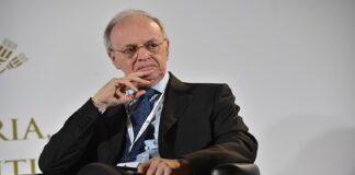 I magistrati della Procura della Repubblica di Brescia, hanno avviato delle indagini relative ai verbali milanesi della «Loggia Ungheria» e per questo con l’ipotesi di rivelazione di segreto d’ufficio stanno indagando su Piercamillo Davigo, consigliere Csm sino al pensionamento nell’ottobre 2020 ed ex pubblico ministero del pool Mani pulite a Milano dopo il 1992