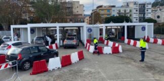 Nell’ambito della riorganizzazione del servizio di viabilità per l’accesso all’ex gasometro per effettuare i tamponi, visti i numerosi incolonnamenti di auto registrati per l’esodo dovuto alle vacanze estive, oggi il commissario per l’emergenza “Covid 19 di Messina Alberto Firenze ha disposto che resterà aperto solo l’ingresso dal viale della Libertà