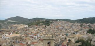 Rimasto a metà nel 2015, sta adesso per essere completato il consolidamento del versante a ovest di Licodia Eubea, la cittadina del Catanese che sorge sui Monti Iblei