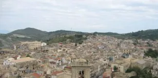 Rimasto a metà nel 2015, sta adesso per essere completato il consolidamento del versante a ovest di Licodia Eubea, la cittadina del Catanese che sorge sui Monti Iblei