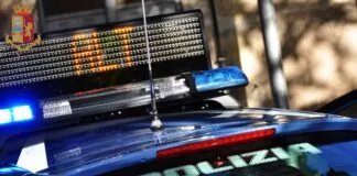 Sono stati gli agenti del commissariato Sant’Ippolito diretto da Roberto Cioppa durante un servizio mirato di vigilanza presso piazzale Spadolini finalizzato allo scoraggiamento di occupazioni abusive, ad arrestare W.P.M. cittadino del Senegal di 46 anni per violenza privata