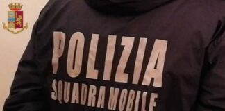 Nella serata di ieri, agenti della Squadra Mobile e militari della Guardia di Finanza, sezione Navale di Siracusa, hanno arrestato due cittadini stranieri, un trentaquattrenne originario della Moldavia, e un quarantaduenne originario del Kirghizistan