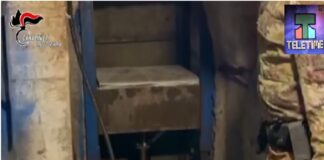 Nelle prime ore dell’alba di oggi, i Carabinieri della Compagnia di Taurianova, unitamente ai militari dello Squadrone Eliportato “Cacciatori” di Vibo Valentia, hanno rinvenuto e sequestrato un vero e proprio bunker realizzato all’interno di una abitazione privata di un 46enne locale