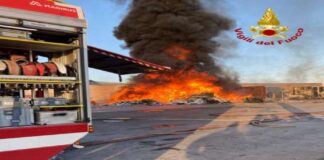 Dalle ore 5 di questa mattina i Vigili del fuoco del Comando di Messina sono impegnati per un grosso incendio avvenuto nel comune di Torrenova (Me)