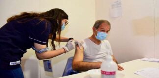 Una ricognizione del personale non ancora vaccinato, la possibilità di ricevere il siero nei luoghi turistici, della movida o sul posto di lavoro, e il potenziamento dei punti vaccinali comunali con la riassegnazione del personale in servizio