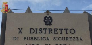 Un uomo di 40 anni, sorpreso a rubare dentro un’autovettura è stato arrestato dagli agenti della Polizia di Stato di Ostia