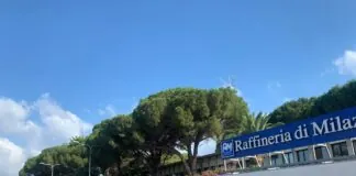 Questa mattina…, all’esterno della Raffineria Mediterranea di Milazzo si è tenuta una assemblea