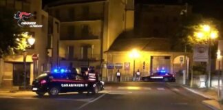 Nell’ambito dei servizi straordinari volti al rispetto delle normative anti-COVID, i militari dell’Arma hanno proceduto al controllo di un locale ubicato in Loc. Pesci e Anguille di Gizzeria, mentre era in corso un concerto di un noto “rapper” italiano