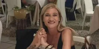 “Questo il volto di Giusy Bruzzese, 45 anni, aveva tanti sogni e belle speranze che, in pochi attimi, sono svaniti via per sempre nell’ennesimo incidente mortale sul famigerato asfalto della strada Statale 106…”