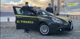 I militari del Comando Provinciale della Guardia di Finanza di Reggio Calabria, nell’ambito delle attività di polizia economico-finanziaria, hanno avviato specifici controlli nei confronti di soggetti percettori dei cosiddetti “buoni spesa Covid-19”, erogati dai Comuni della Provincia e destinati alle famiglie in evidente stato di bisogno, maggiormente colpite dagli effetti derivanti dall’emergenza in atto