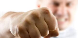 San Giovanni (Roma): gli operatori della Polizia di Stato…, hanno arrestato un cittadino romeno per lesioni aggravate