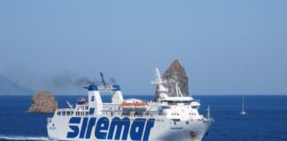 Il traghetto “Sansovino”, che collega Porto Empedocle con Lampedusa e Linosa, è rimasto ieri sera all’ancora perché un membro dell’equipaggio è risultato positivo al Covid-19