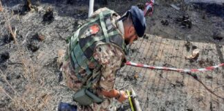 Gli artificieri dell’Esercito sono intervenuti a Piazza Armerina, in provincia di Enna, con squadre EOD (Explosive ordnance disposal) per disinnescare un ordigno bellico rinvenuto nella centralissima via Edmondo Conti