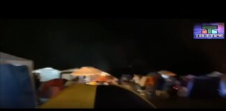 Affollamenti, caos, gente assembrata dentro le tende poste sulla spiaggia, gazebo di fortuna approntati a Vergine Maria (luogo dove sarebbe anche vietato fare il bagno) ed all’Arenella