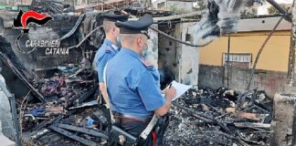 I Carabinieri della stazione Ognina e del nucleo radiomobile del comando provinciale di Catania hanno arrestato un 40enne per tentativo di omicidio e incendio doloso