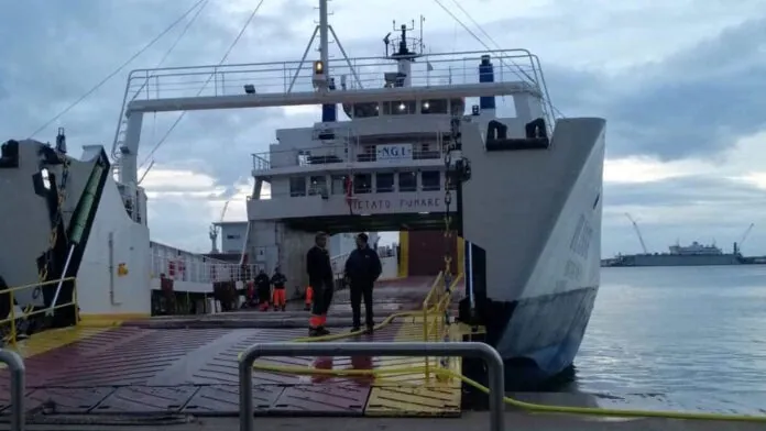 nave caronte tourist ulisse-2