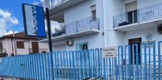 Nei giorni scorsi, in Cittanova, il personale della Polizia di Stato in servizio presso l’Ufficio Prevenzione Generale e Soccorso Pubblico del Commissariato di Taurianova è intervenuto presso l’abitazione di un 29enne, Sorvegliato Speciale di P.S. e pregiudicato