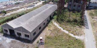 «Solo da alcuni giorni la magistratura ha dissequestrato l’area della ex Sanderson di Messina, tornata quindi nella piena disponibilità dell’Ente di sviluppo agricolo, che ne è proprietario»