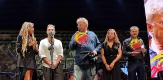 Arena di Villa Dante sold-out, grande entusiasmo e ospiti d’eccezione ieri sera per l’evento di beneficenza “A Modo mio” promosso dall’associazione La “Casa del Musicista”