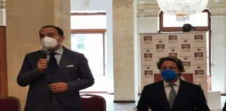 Stamane presso il foyer del Teatro Vittorio Emanuele, nel corso di una conferenza stampa, è stata presentata la produzione dell’Ente Autonomo Regionale Teatro di Messina “Bellini Black Comedy”