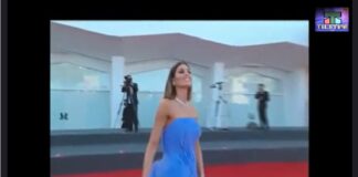 Nell’ottava giornata della 78esima Mostra del Cinema di Venezia, Elisabetta Gregoraci ha catturato l’attenzione dei fotografi