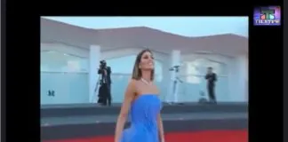 Nell’ottava giornata della 78esima Mostra del Cinema di Venezia, Elisabetta Gregoraci ha catturato l’attenzione dei fotografi