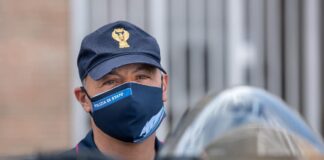Questa mattina, a Latina, le Squadre Mobili locale e di Roma, unitamente a personale del Servizio Centrale Operativo della Polizia di Stato, hanno dato esecuzione ad un’ordinanza di custodia cautelare emessa dal G.I.P. capitolino su richiesta della Direzione Distrettuale Antimafia romana nei confronti di tre persone